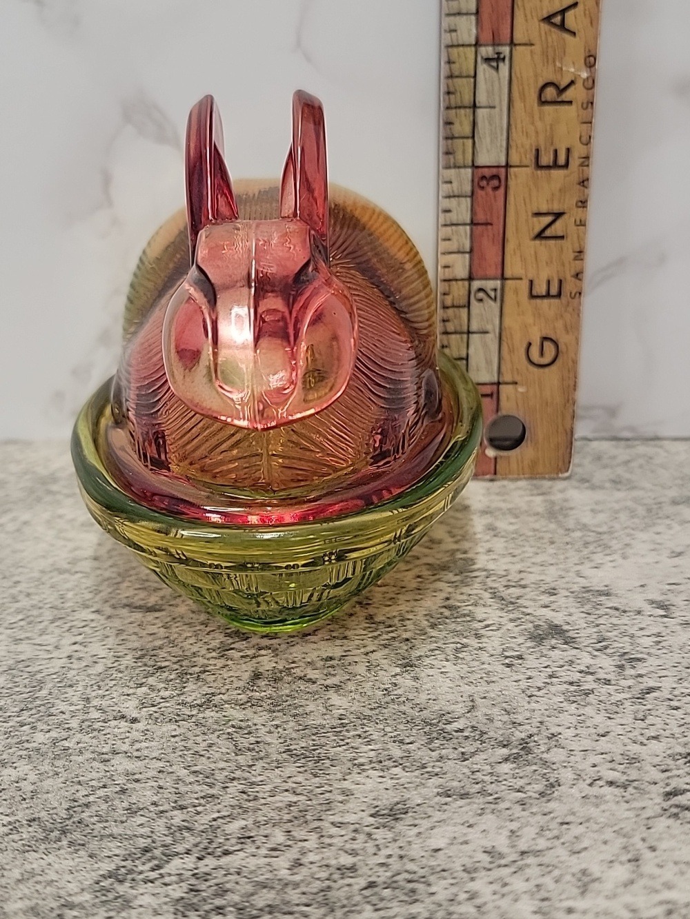 Red and Green Glass bunny rabbit on a nest - Picture 11 of 11